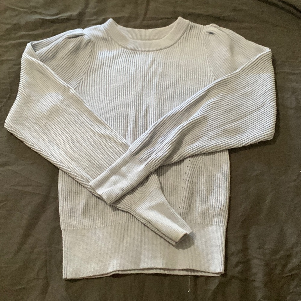 Abercrombie & Fitch size small lavender blue Heather sweater with cute detailing